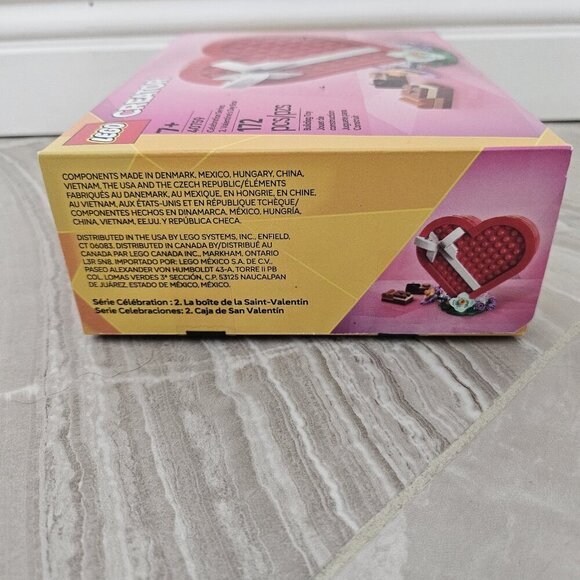 New LEGO 40759 VALENTINE'S DAY Chocolate Box - Picture 4 of 4